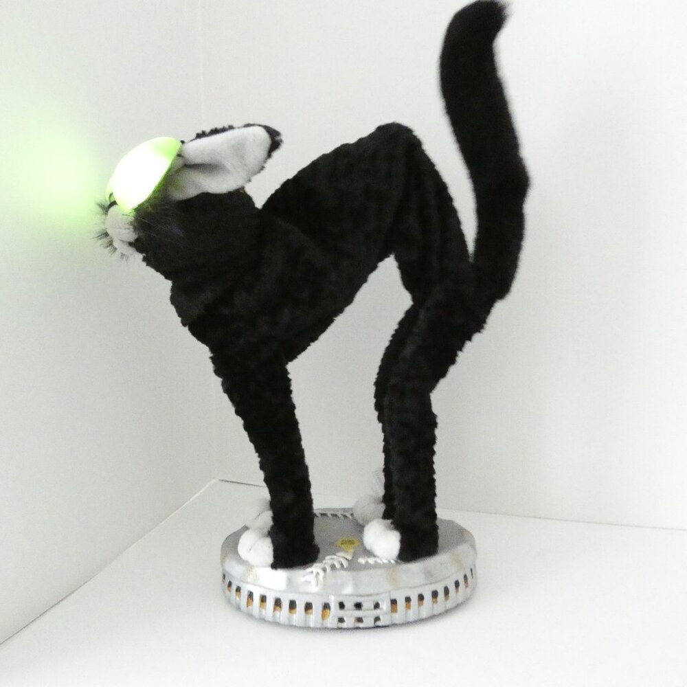 Scary Black Alley Cat Animated Furry Green Eyes Articulated Meow Music Tail Move